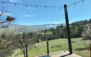 Property grounds - Custom Ashland Home with Fantastic Mountain Views (Ashland)