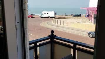 Comfort Apartment, 1 King Bed, Ocean View | Beach/ocean view