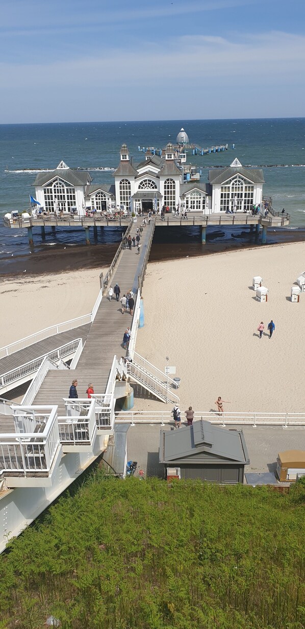 In Strandnähe, Liegestühle, Strandtücher