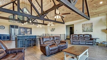 Smart TV, fireplace, DVD player
