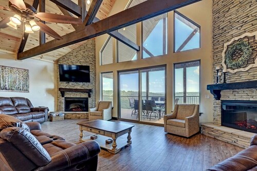 UUSI, NYT OPEN! Bed / 8 Bath - vuodepaikkoja 32 sängyssä