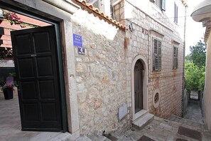 Front of property - Apartmani Banovac (Dubrovnik)