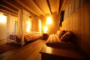 In-room safe, desk, soundproofing, free WiFi - Le Case dei Baff (Ardenno)