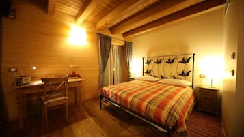 Zimmersafe, Schreibtisch, schallisolierte Zimmer, kostenloses WLAN