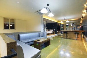 Theme Room - BAR,  Styler in room, Smoking/Non smoking will be assigned upon check-in | Desk, free WiFi, bed sheets