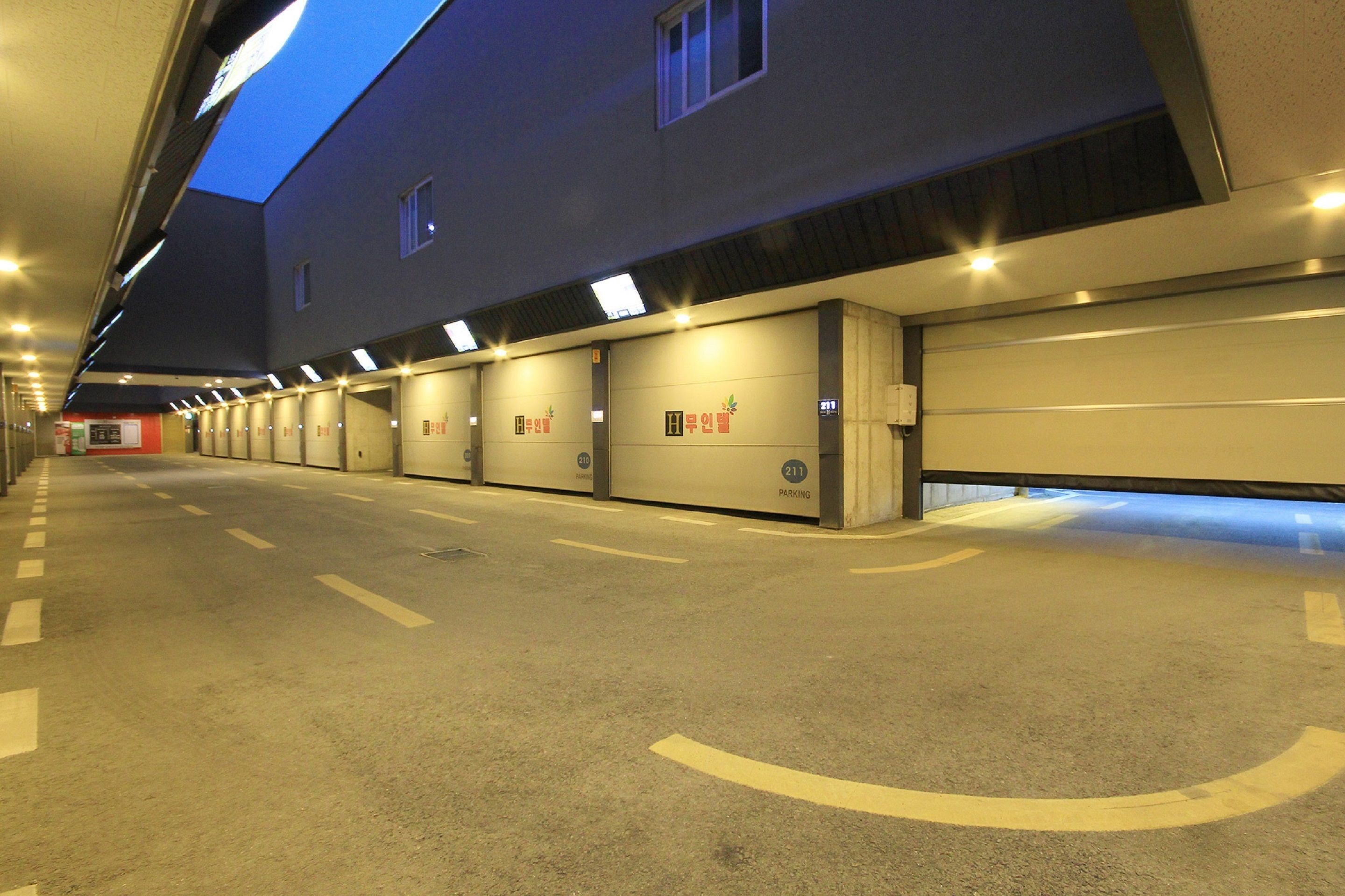 Free self parking