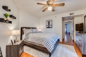 2 bedrooms, iron/ironing board, WiFi, bed sheets