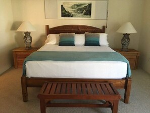 3 Schlafzimmer, Schreibtisch, Bügeleisen/Bügelbrett, Reisekinderbett