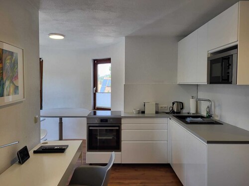 Designer-huoneisto "Schlößle 2" lähellä lentokenttää / messua