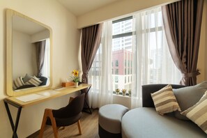 Doppelzimmer | Wohnbereich | 42-Zoll-Smart-TV mit Kabelempfang, Fernseher