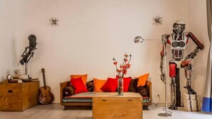 Lobby sitting area - Bottega delle Arti (Rome)