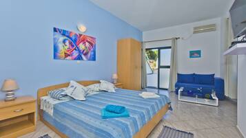 Decoración individual, mobiliario individual, escritorio