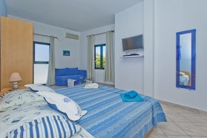 Decoración personalizada, muebles diferentes y escritorio