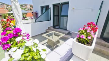Design Studio Suite (Rhythm of the Night) | Terrace/patio