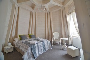 Lägenhet (Romantic) | Vardagsrum | 30-tums LCD-tv med digitalkanaler och tv