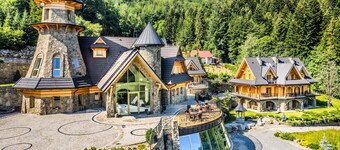 KRUPÓWKA MOUNTAIN RESORT - Widokowy hotel z basenami i wellness