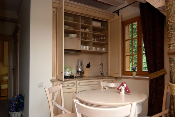 Private kitchenette - KRUPÓWKA MOUNTAIN RESORT - Widokowy hotel z basenami i wellness (Szczyrk)