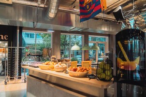 Café da manhã continental grátis todos os dias