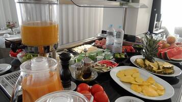 Free daily buffet breakfast