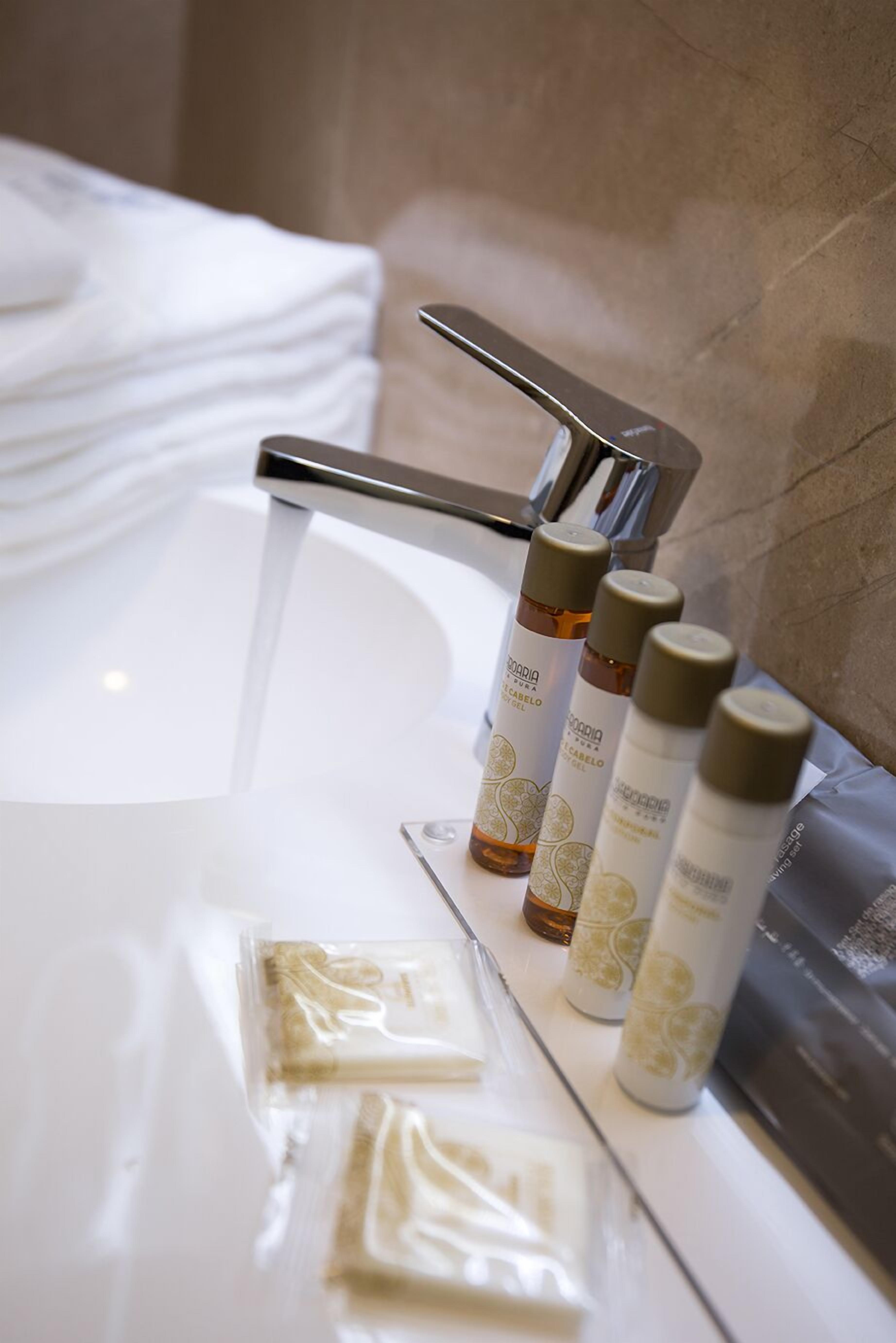 down duvets, in-room safe, individually decorated, desk