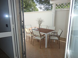 Departamento, 2 habitaciones | Terraza o patio