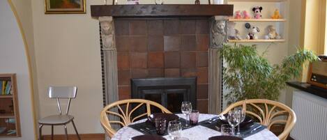 House | Living area | Flat-screen TV