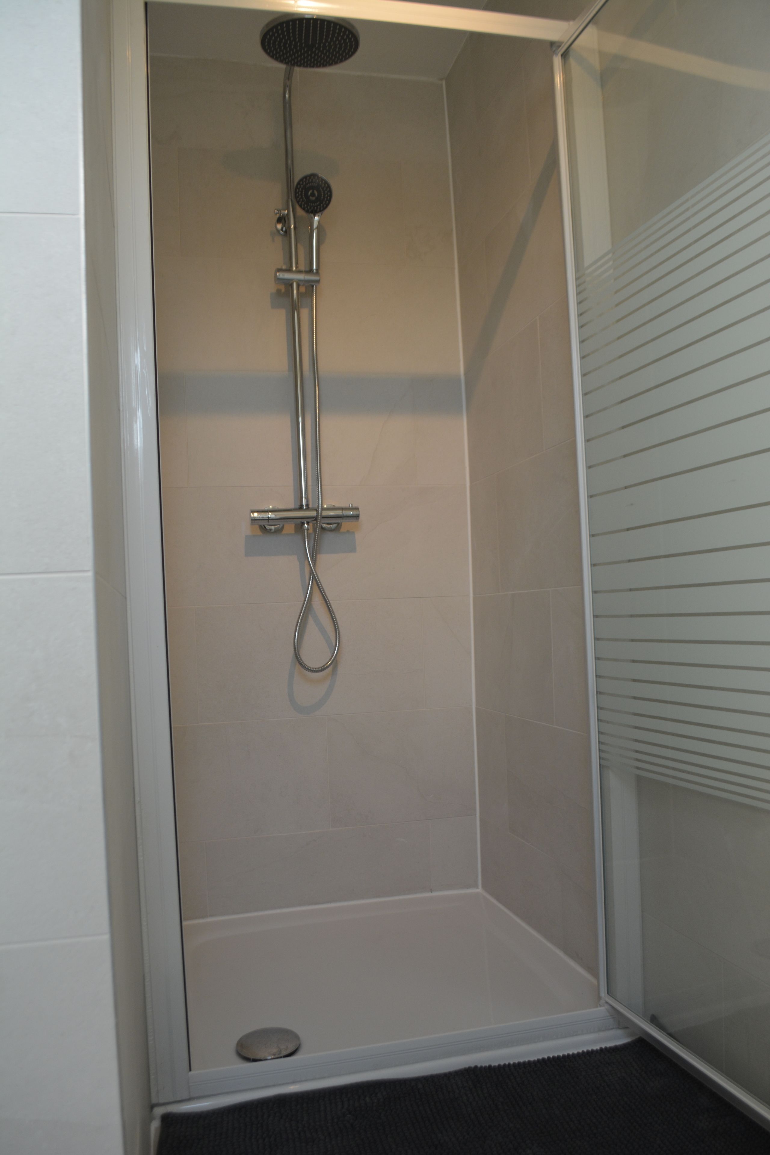 House | Bathroom shower