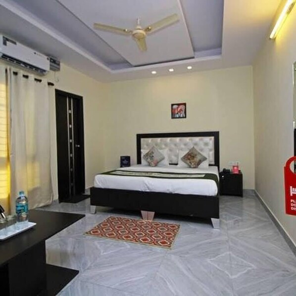 Phòng Deluxe | Bàn, giường gấp/giường phụ (phụ phí)