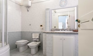 Duplex, 3 Bedrooms | Bathroom