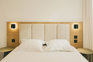 In-room safe, individually decorated, individually furnished, desk - Miranove (Montpellier)