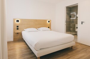 Apartment, 1 Bedroom | In-room safe, individually decorated, individually furnished, desk