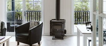 Possums Retreat - Private Spacious Cottage with Hydrotherapy Spa