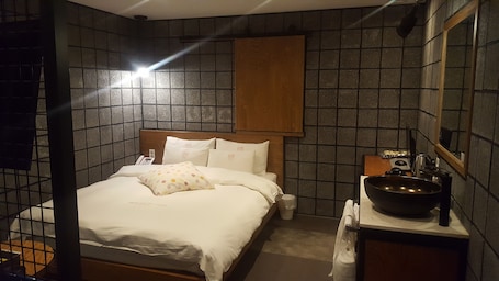 Deluxe Room | Individually decorated, individually furnished, free WiFi