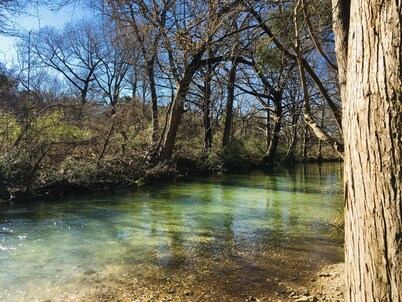 Bella Rosa Cottage - Stroll to Wimberley Square! Cypress Creek just steps away