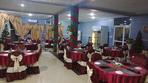 Breakfast, lunch and dinner served - Obaa'S Golden Plaza Hotel (New Abirem)