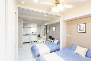 Room (201) | Free WiFi, bed sheets - Jesus Square Nipponbashi (Osaka)