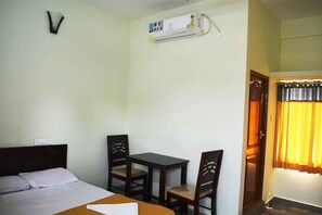 In-room safe, desk, rollaway beds, bed sheets