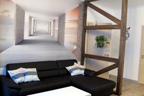 Comfort Apartment, 1 Bedroom, Non Smoking, Park View (III) | 1 bedroom, hypo-allergenic bedding, down comforters, in-room safe