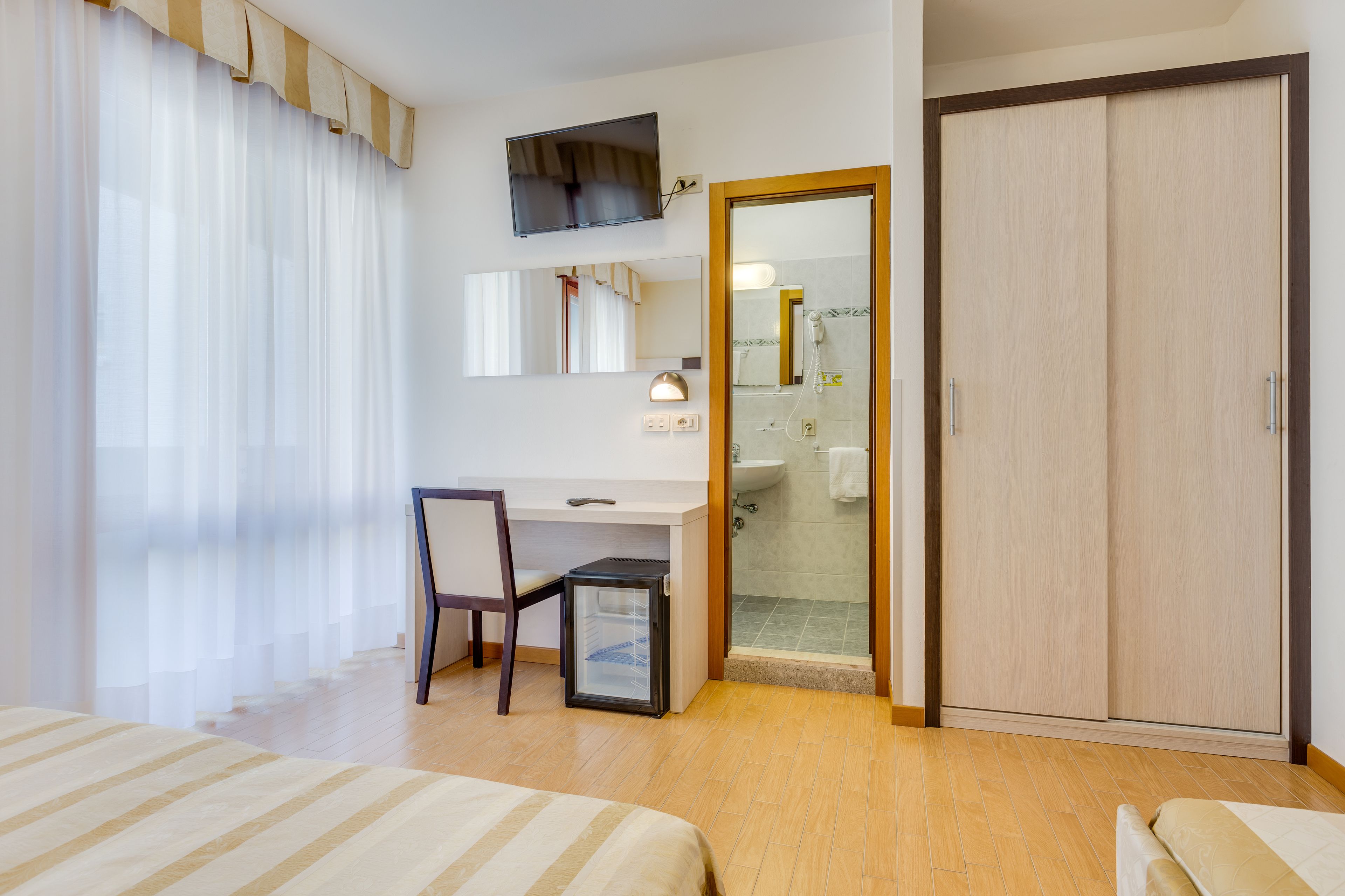 Photo - Hotel Ambassador