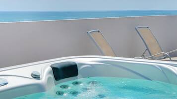 Bain à remous extérieur
