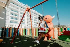 Children’s play area – outdoor
