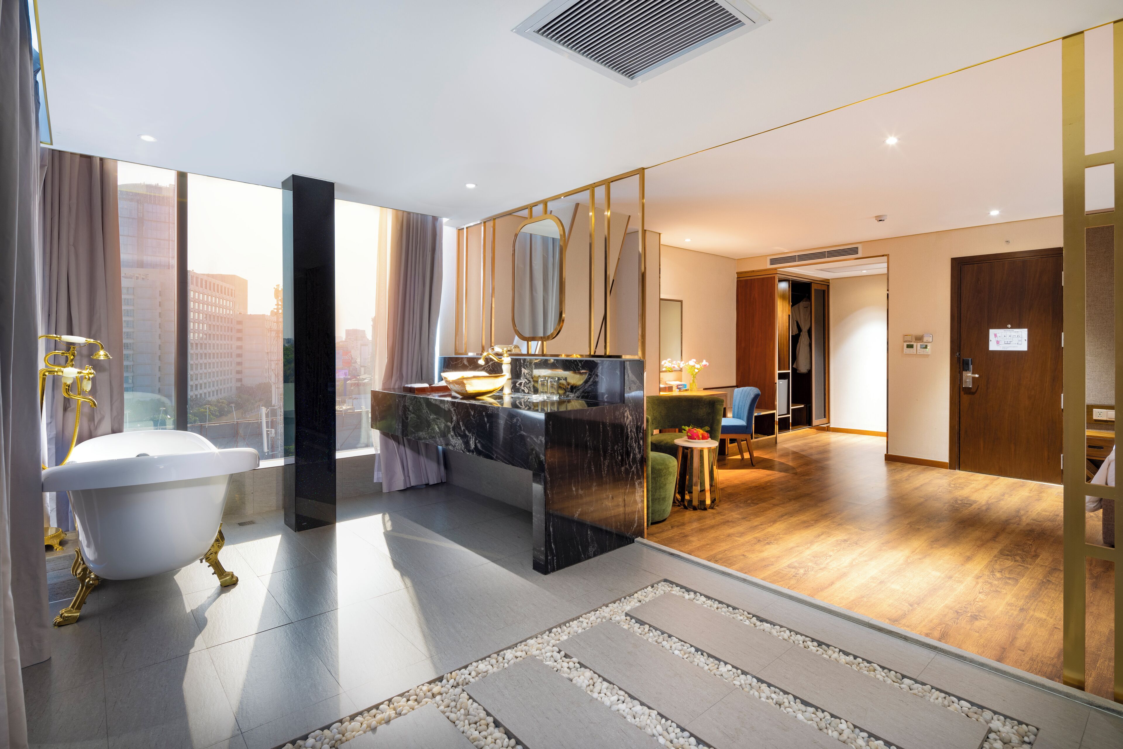 Junior Suite City View - Free Minibar & Afternoon Tea | View from room