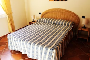 Desk, free WiFi, bed sheets