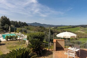 Aerial view - Villa Montegemoli (Pomarance)