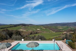 Aerial view - Villa Montegemoli (Pomarance)