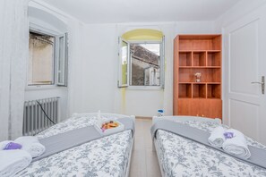 1 habitación, wifi gratis y ropa de cama