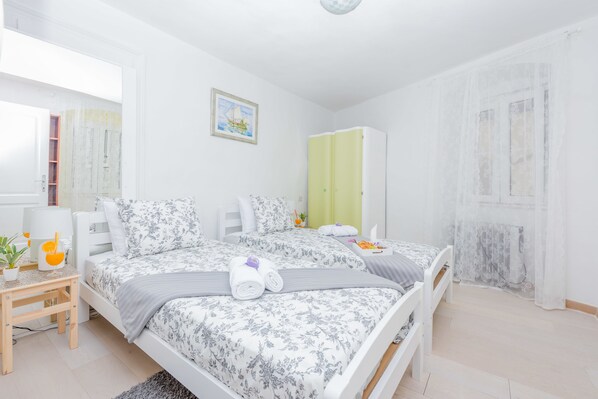 1 habitación, wifi gratis y ropa de cama