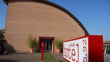 Fachada de la propiedad