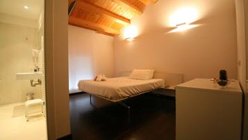Standard Double Room | Minibar, desk, blackout drapes, free WiFi