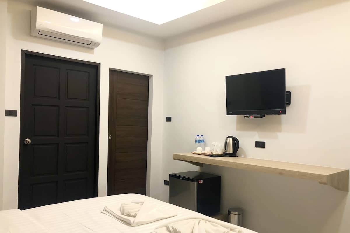 Deluxe Room with Balcony | Servicio de la habitación